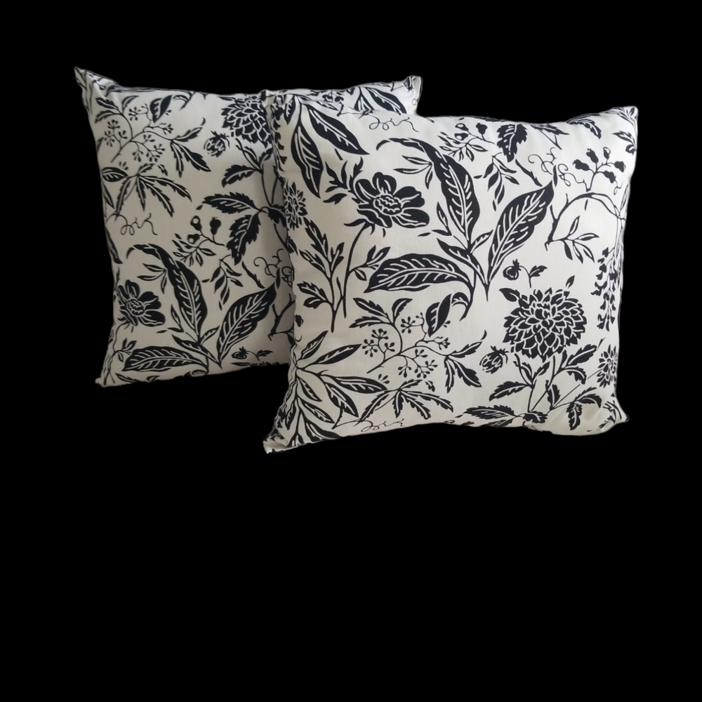 NEW Pair (2): Off White & Black Contrast Print Throw Pillows
